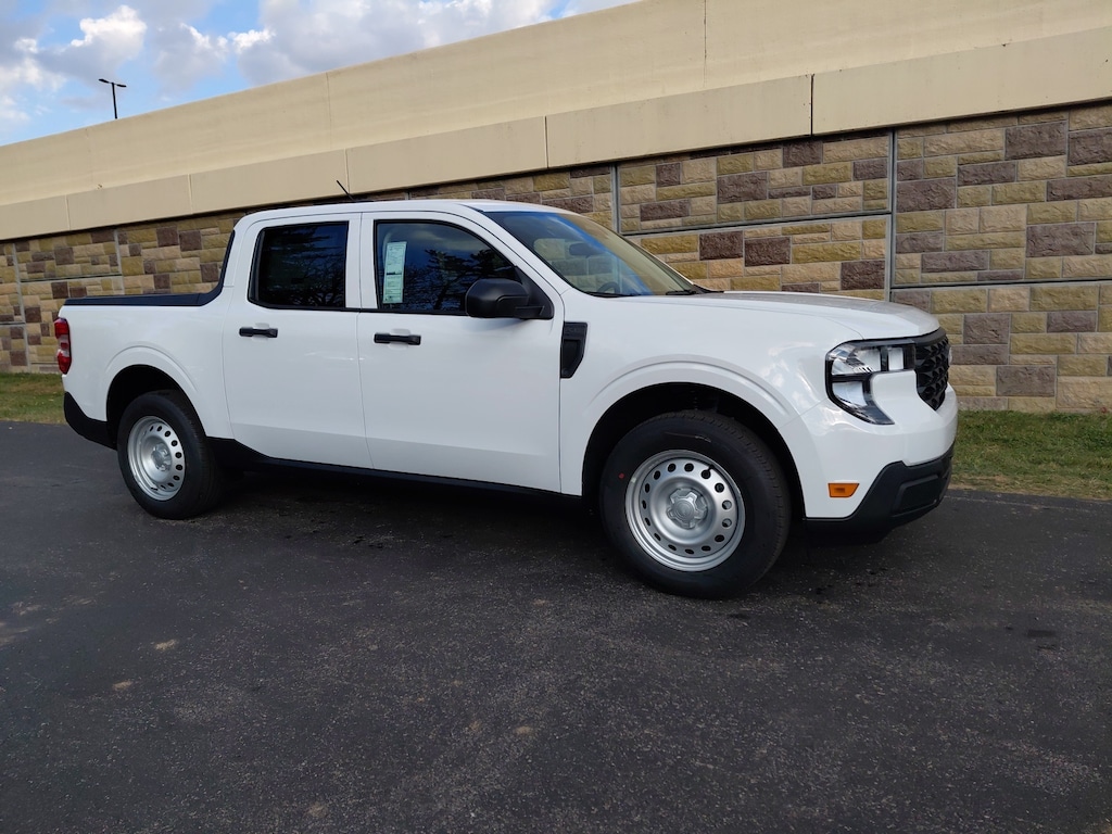 New 2025 Ford Maverick XL Truck SuperCrew