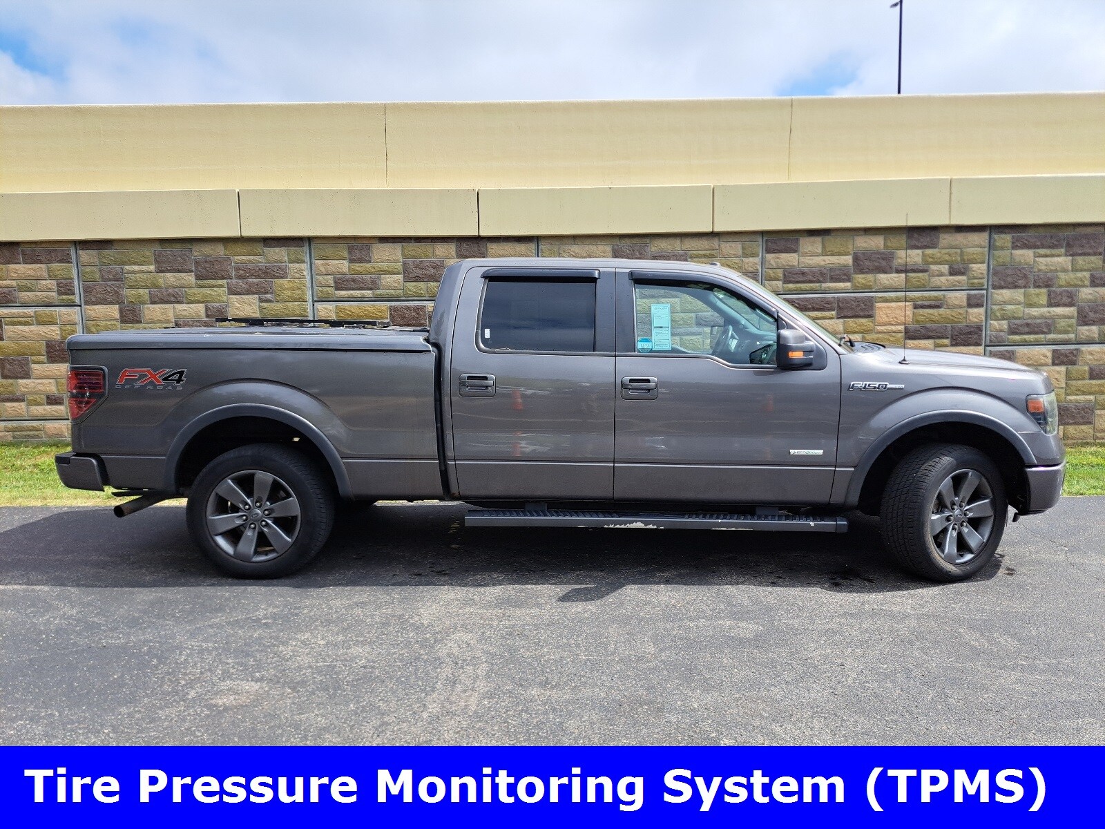 2013 Ford F-150 XLT photo 2