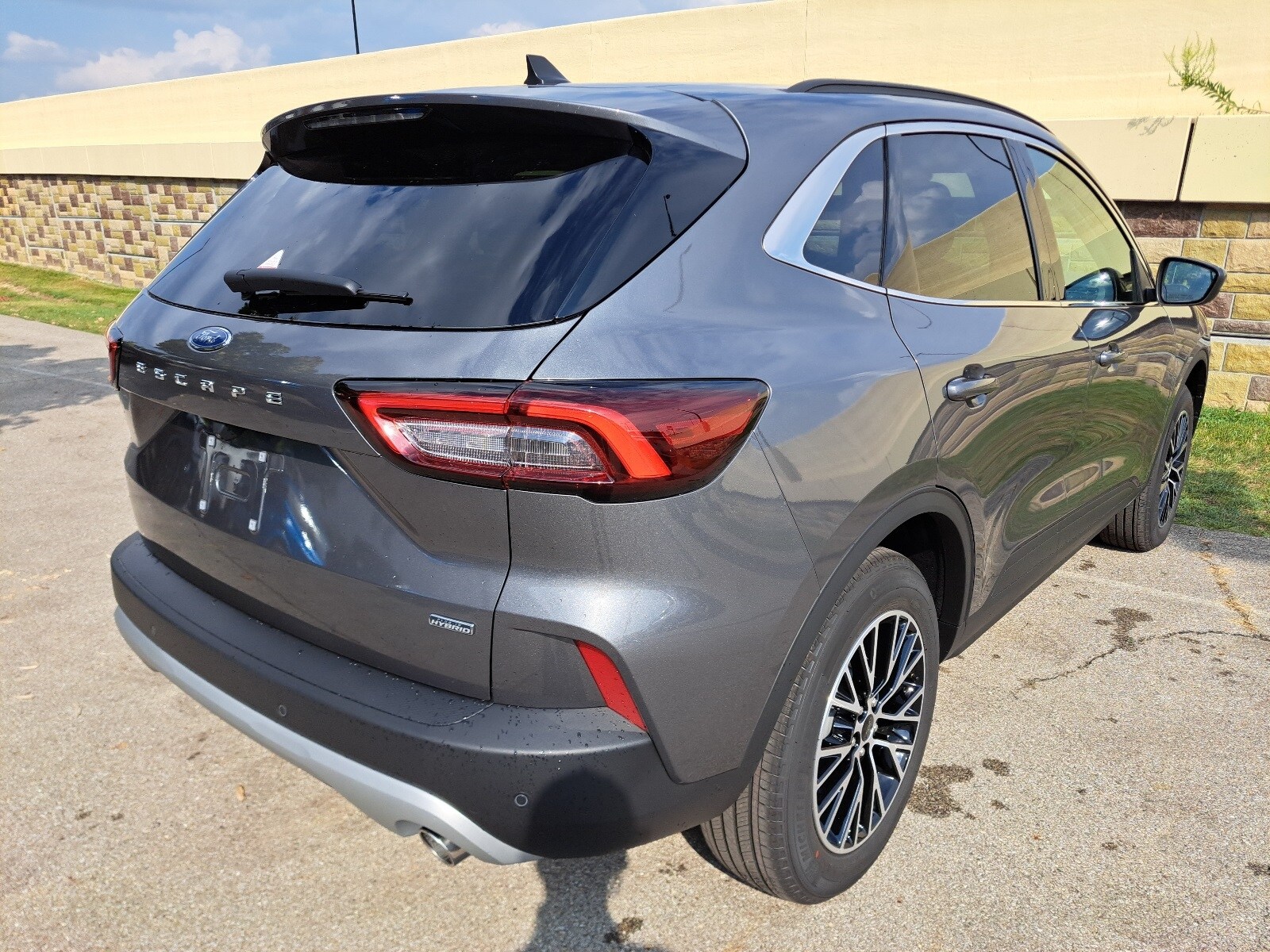 2026 Ford Escape Plug-In Hybrid Premium photo 3