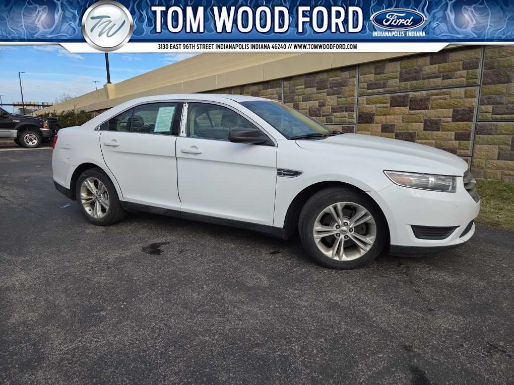 2015 Ford Taurus SE's photo
