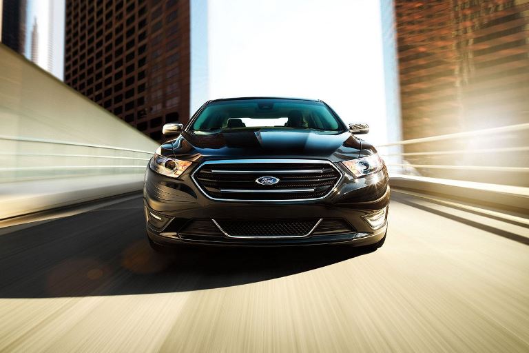 2017-Ford-Taurus-FrontGrille.jpg