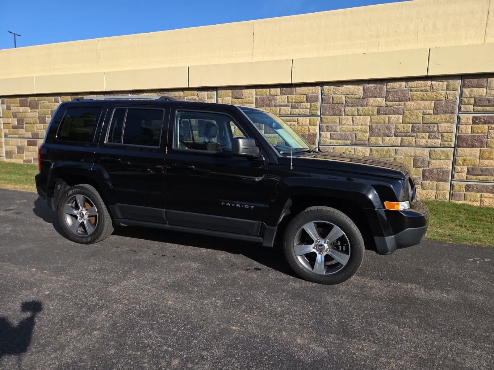 2016 Jeep Patriot High Altitude Altitude Edition photo 3