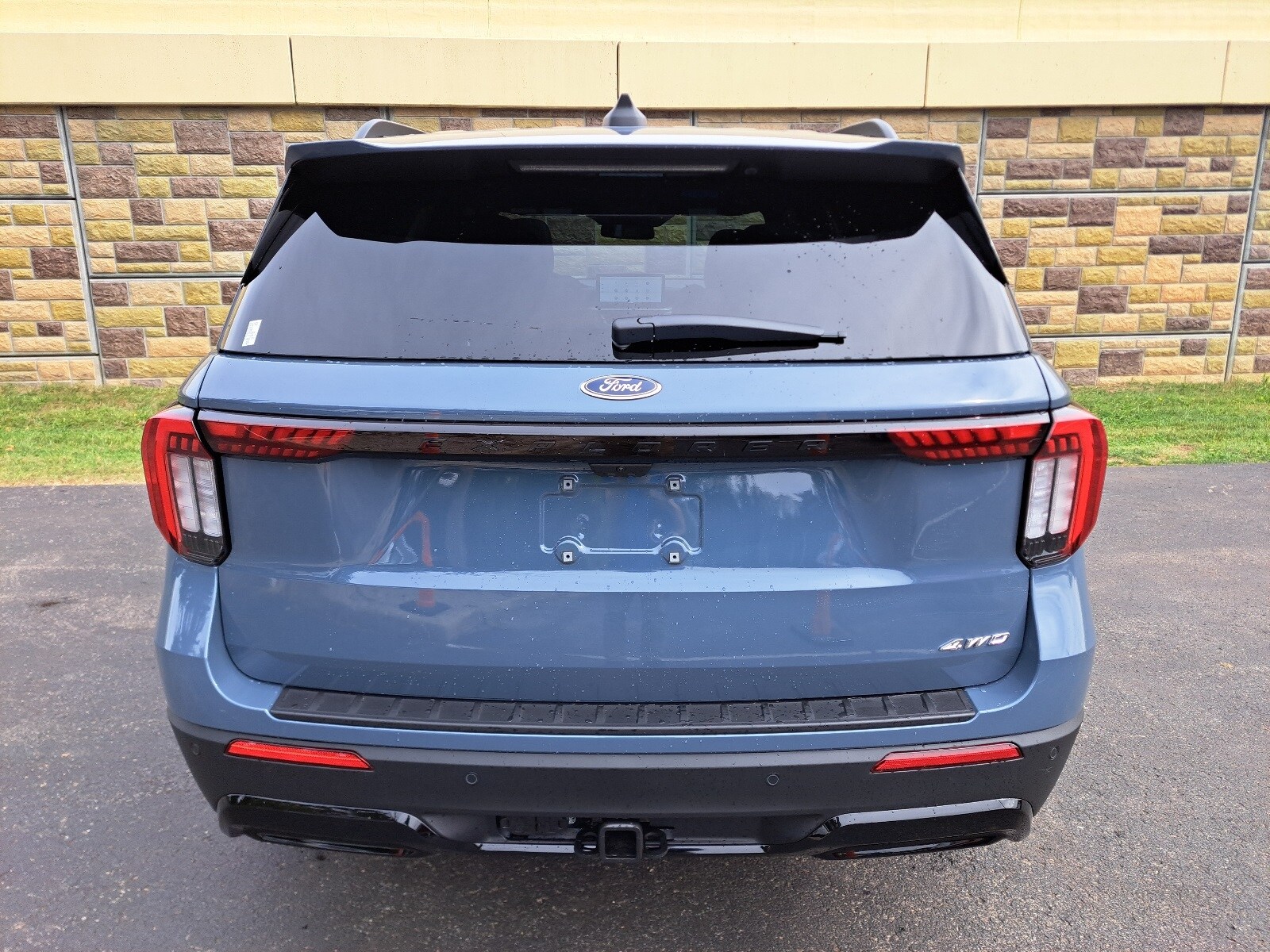 2026 Ford Explorer ST-Line photo 4
