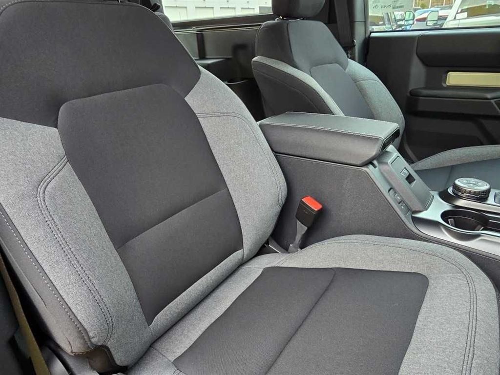 2025 Ford Bronco 2-Door Base - Photo 18