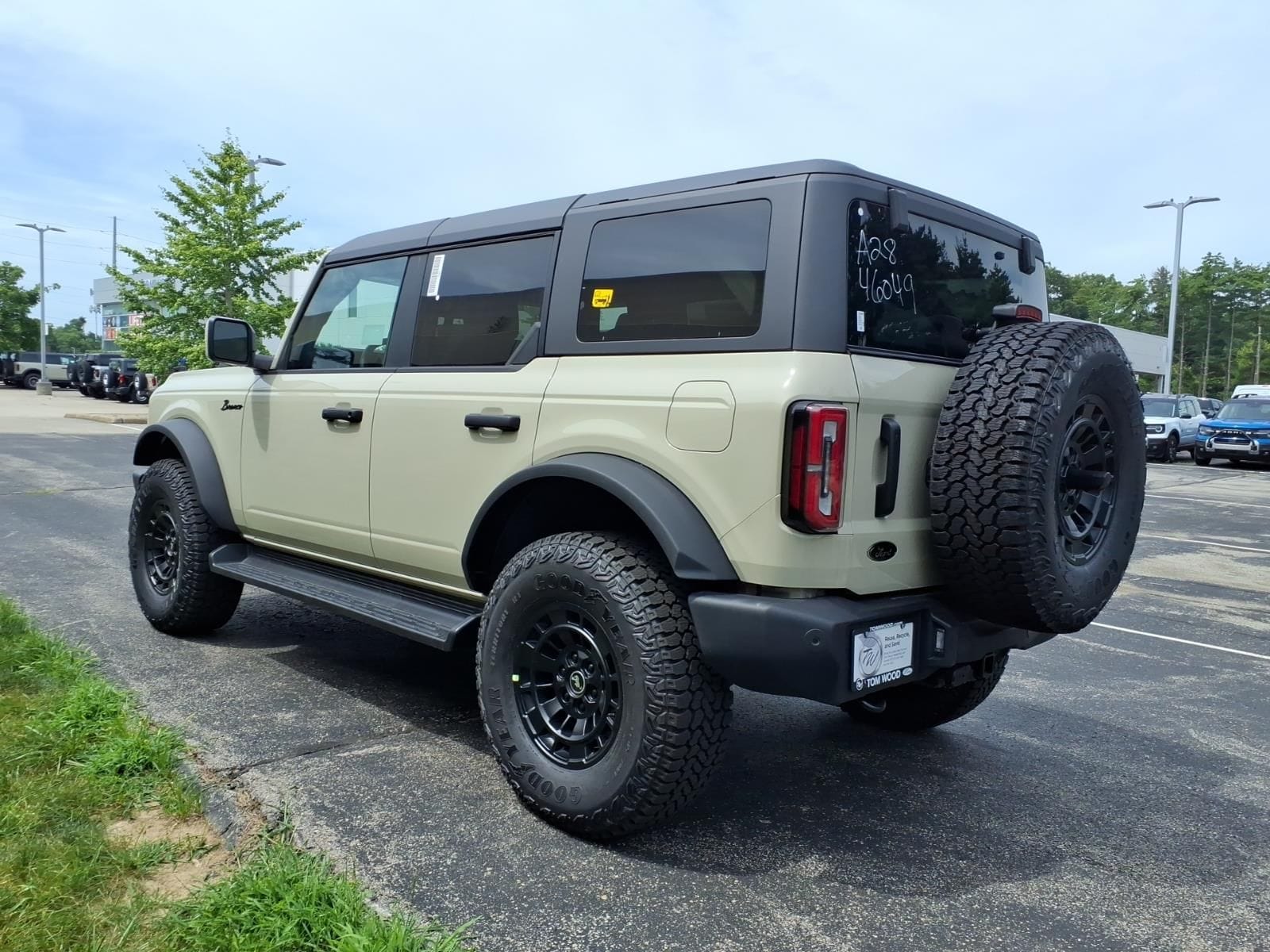 2026 Ford Bronco 4-Door Outer Banks - Photo 6