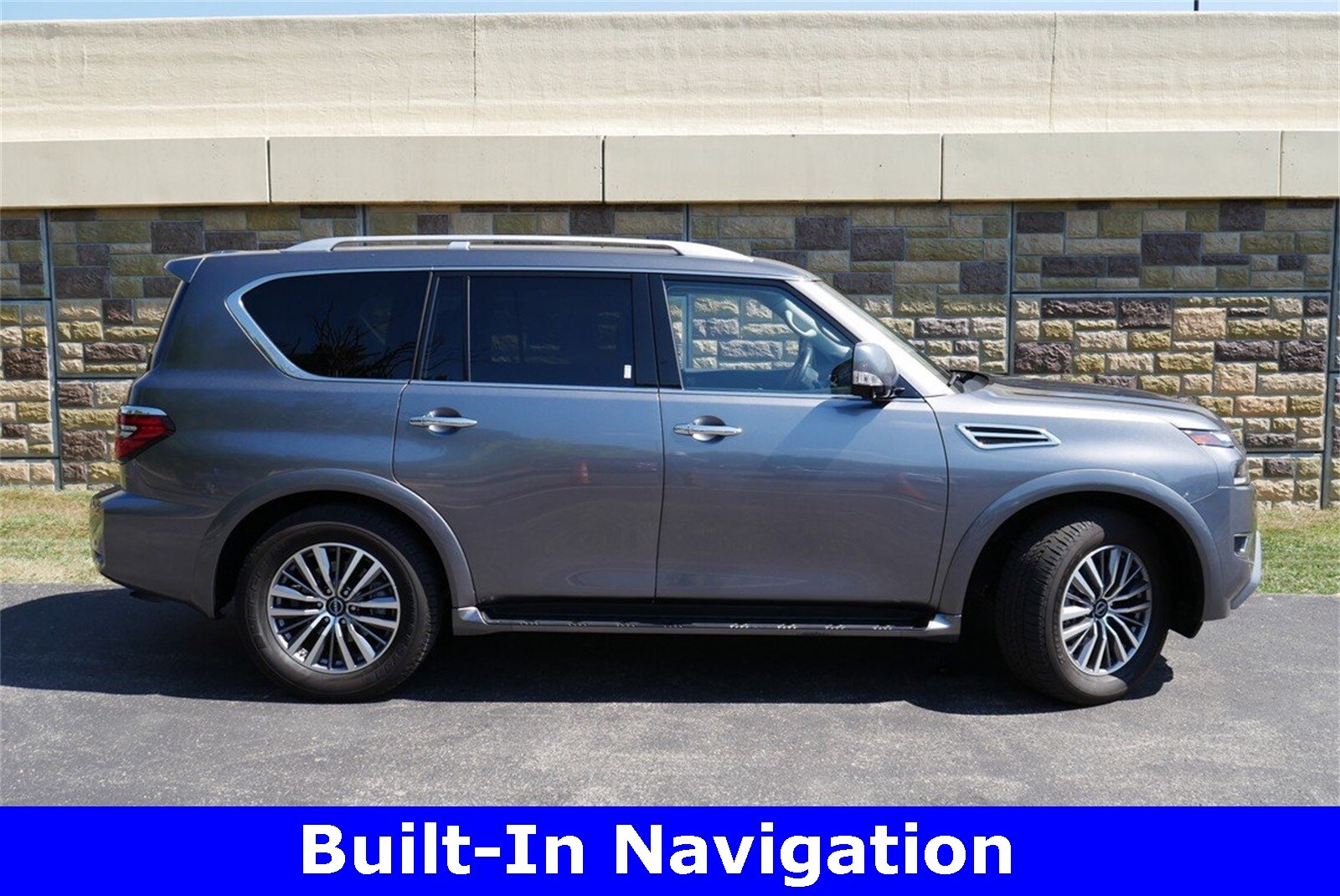 2024 Nissan Armada SL photo 2
