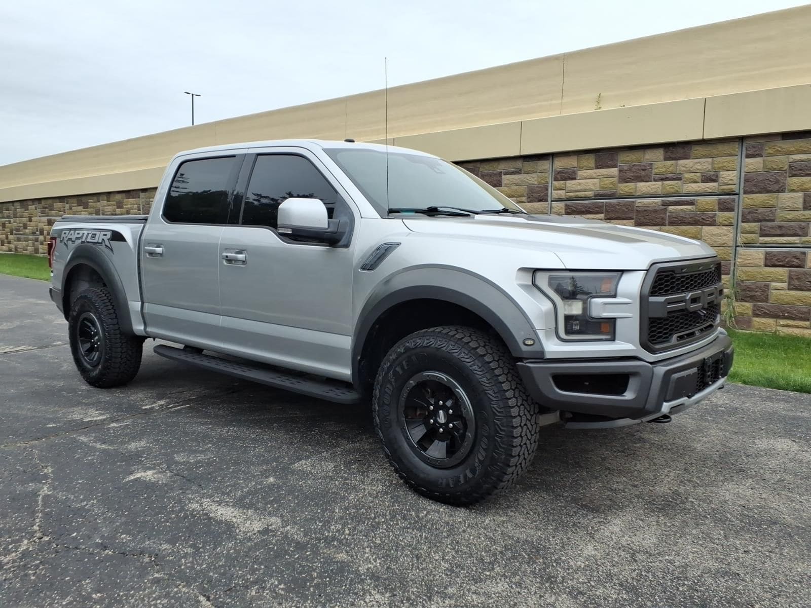 2018 Ford F-150 Raptor 4x4 SuperCrew 5-1/2 Box's photo