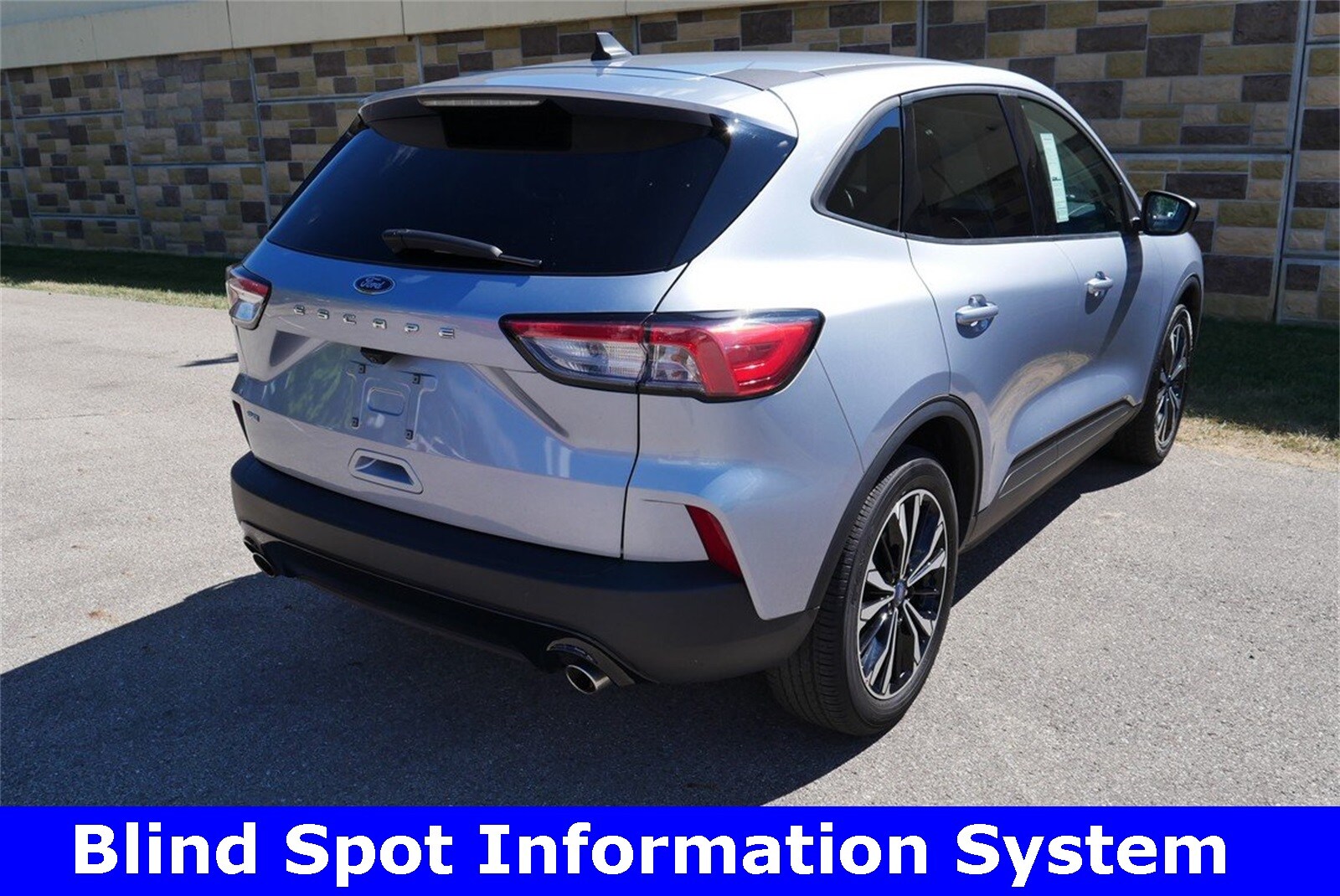2022 Ford Escape SE photo 3