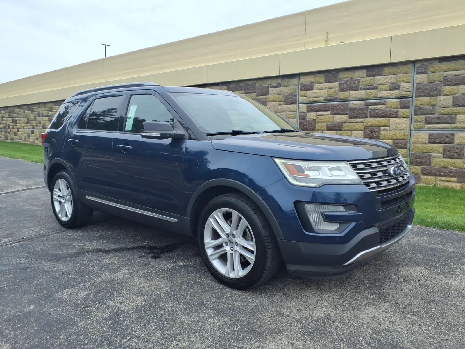 2016 Ford Explorer XLT 4WD's photo