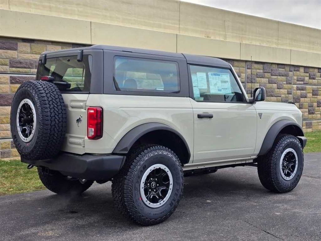 2025 Ford Bronco 2-Door Base - Photo 9