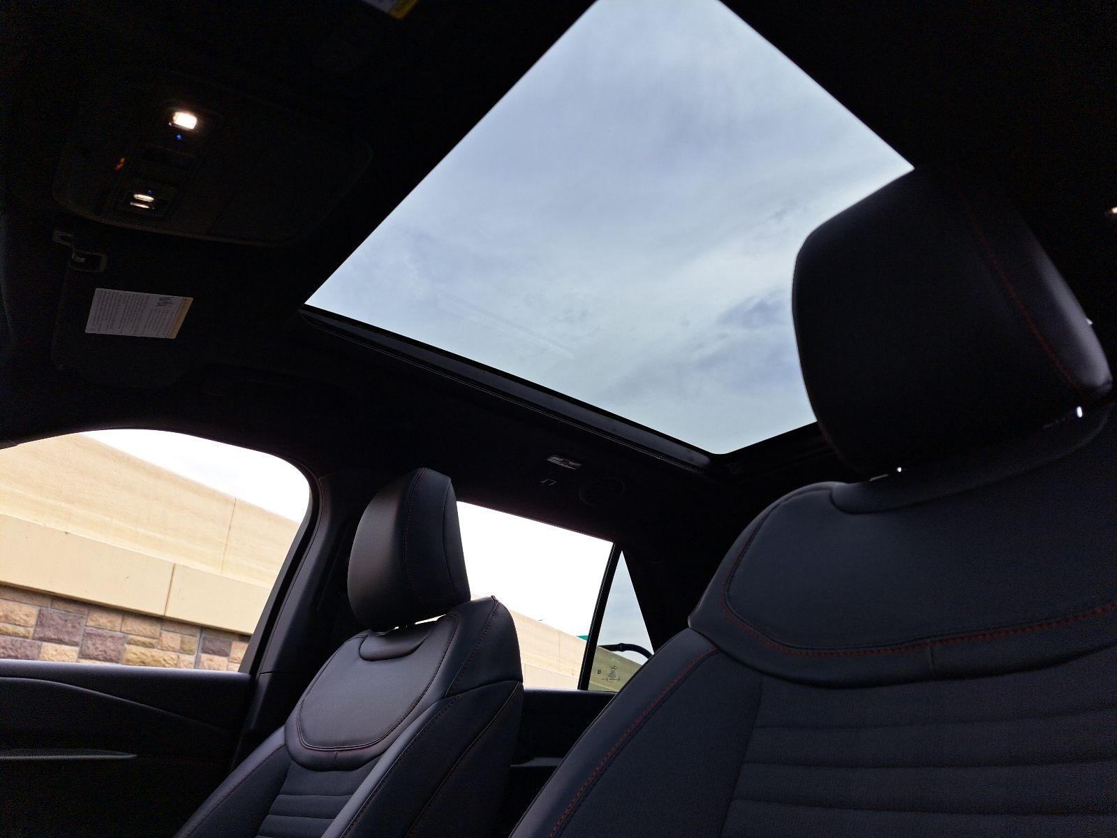 2026 Ford Explorer ST-Line - Photo 14