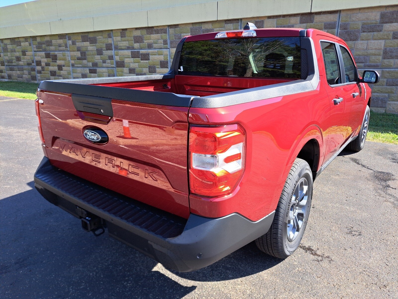 2025 Ford Maverick XLT photo 2