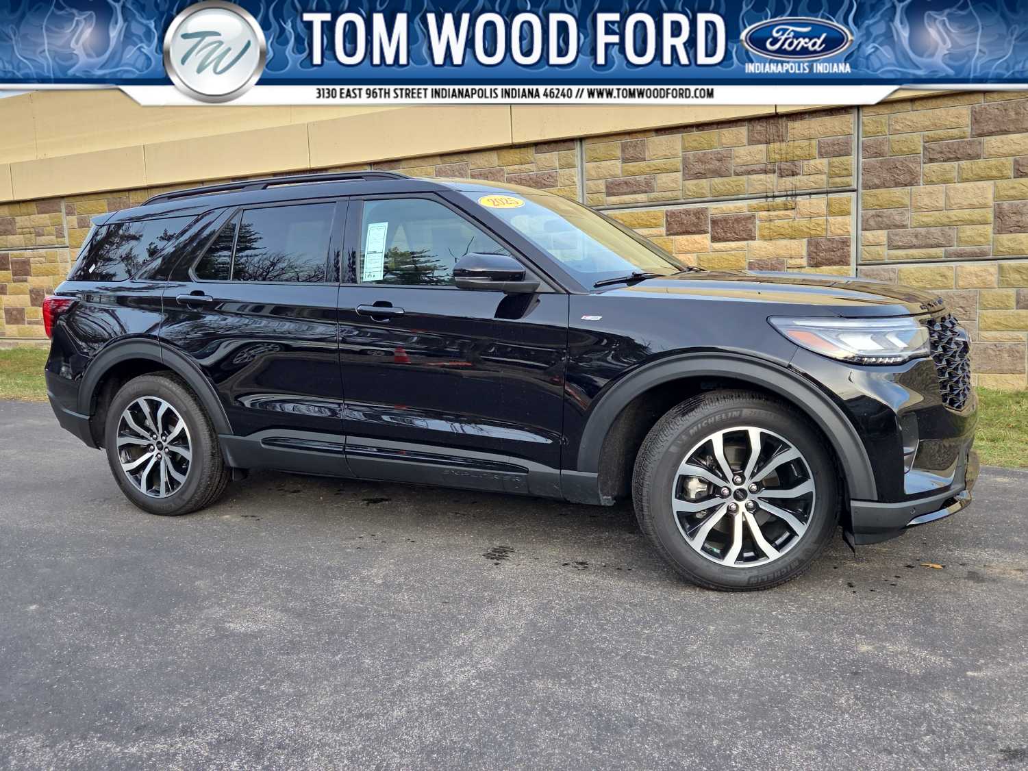 2025 Ford Explorer ST-LINE's photo