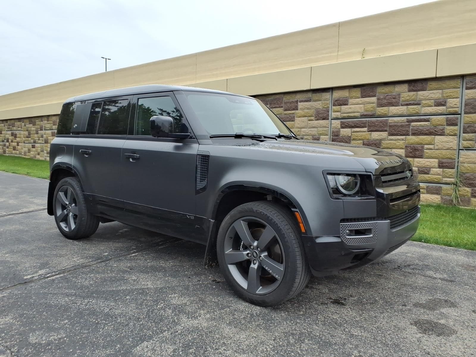 2023 Land Rover Defender Carpathian Edition's photo