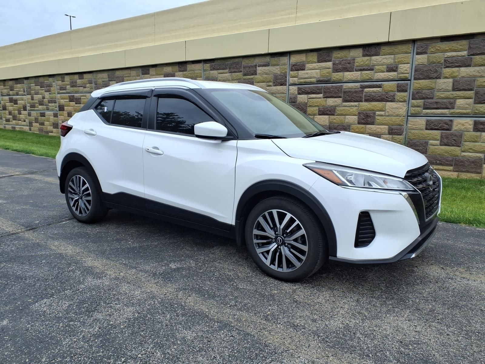 2023 Nissan Kicks 1.6 SV's photo