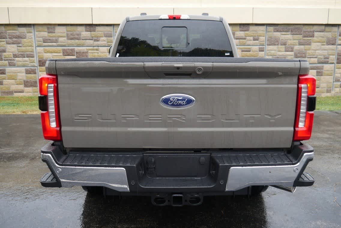 2026 Ford F-350 Lariat photo 3