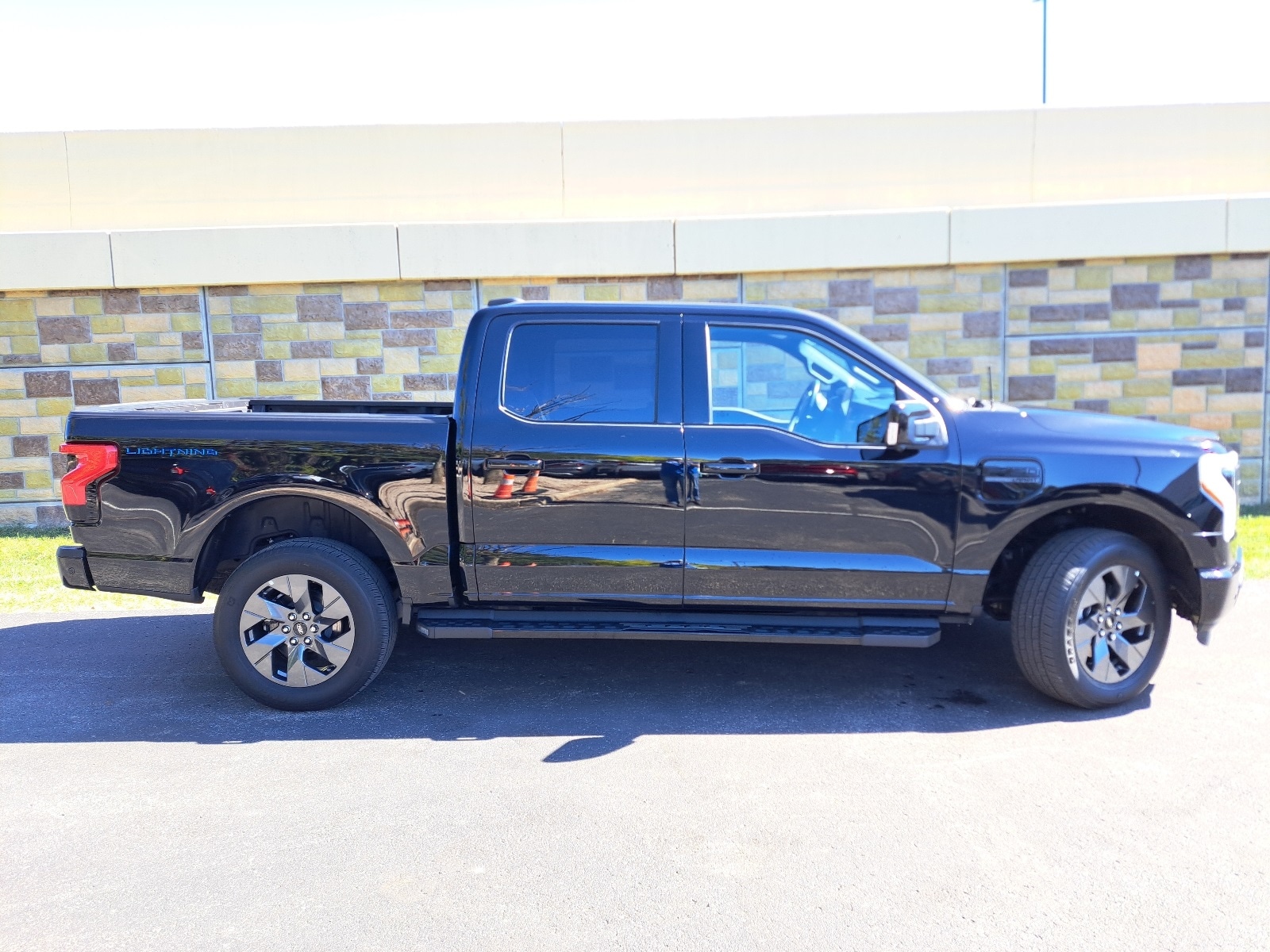 Used 2022 Ford F-150 Lightning Lariat with VIN 1FTVW1EL5NWG16584 for sale in Indianapolis, IN