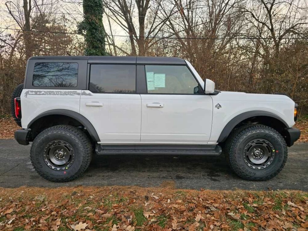New 2025 Ford Bronco Outer Banks SUV