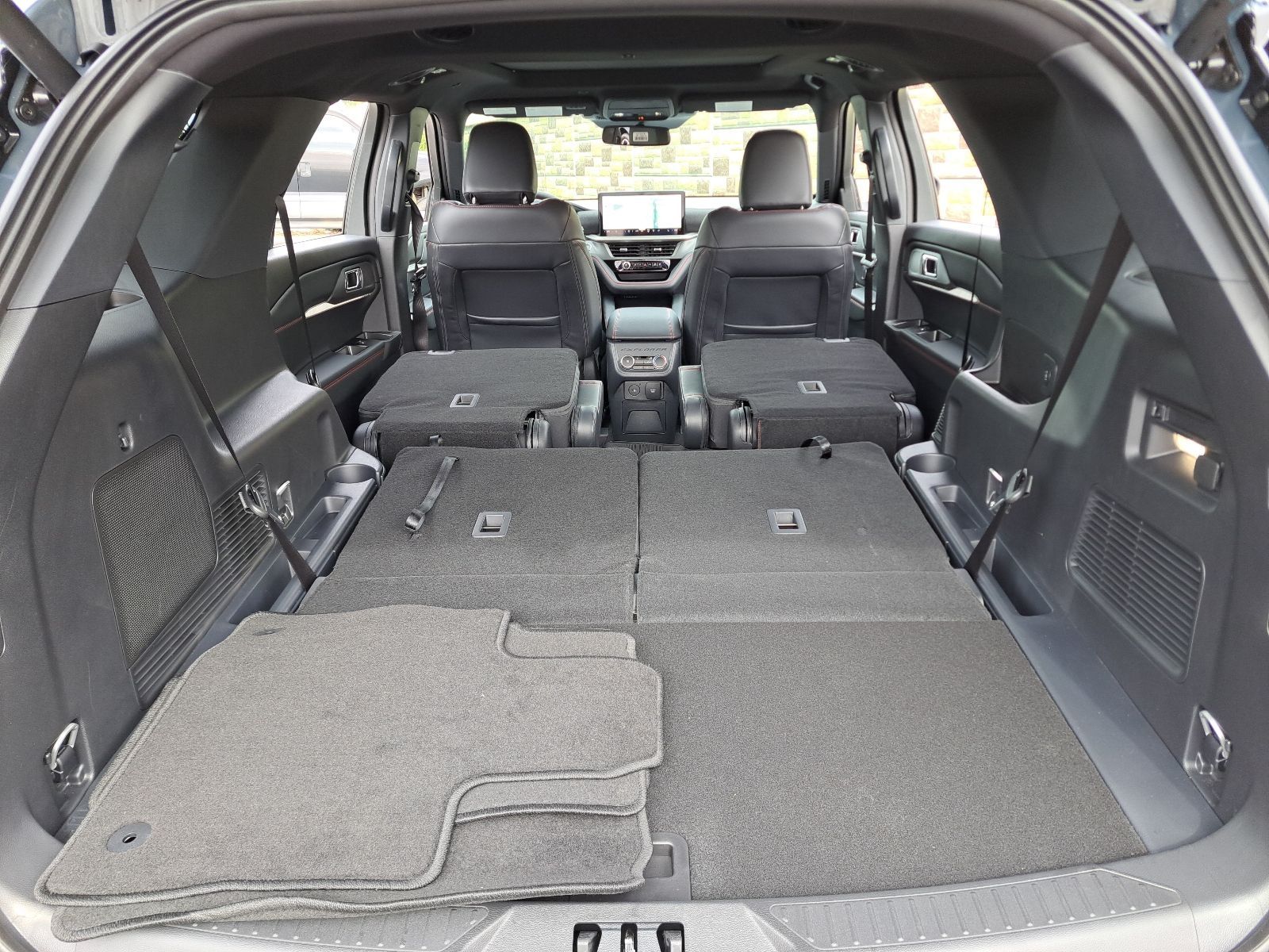 2026 Ford Explorer ST-Line - Photo 31