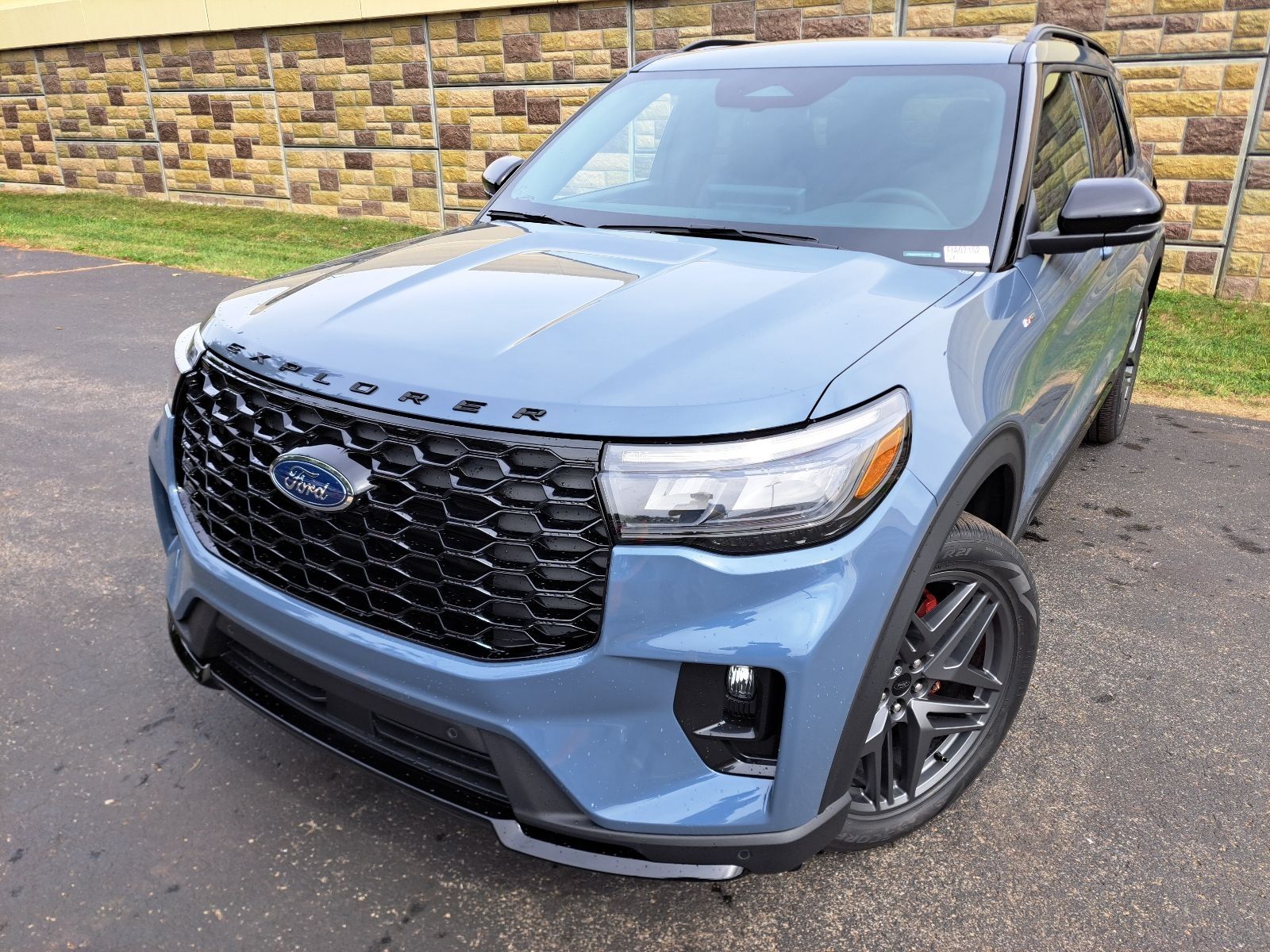 2026 Ford Explorer ST-Line - Photo 8