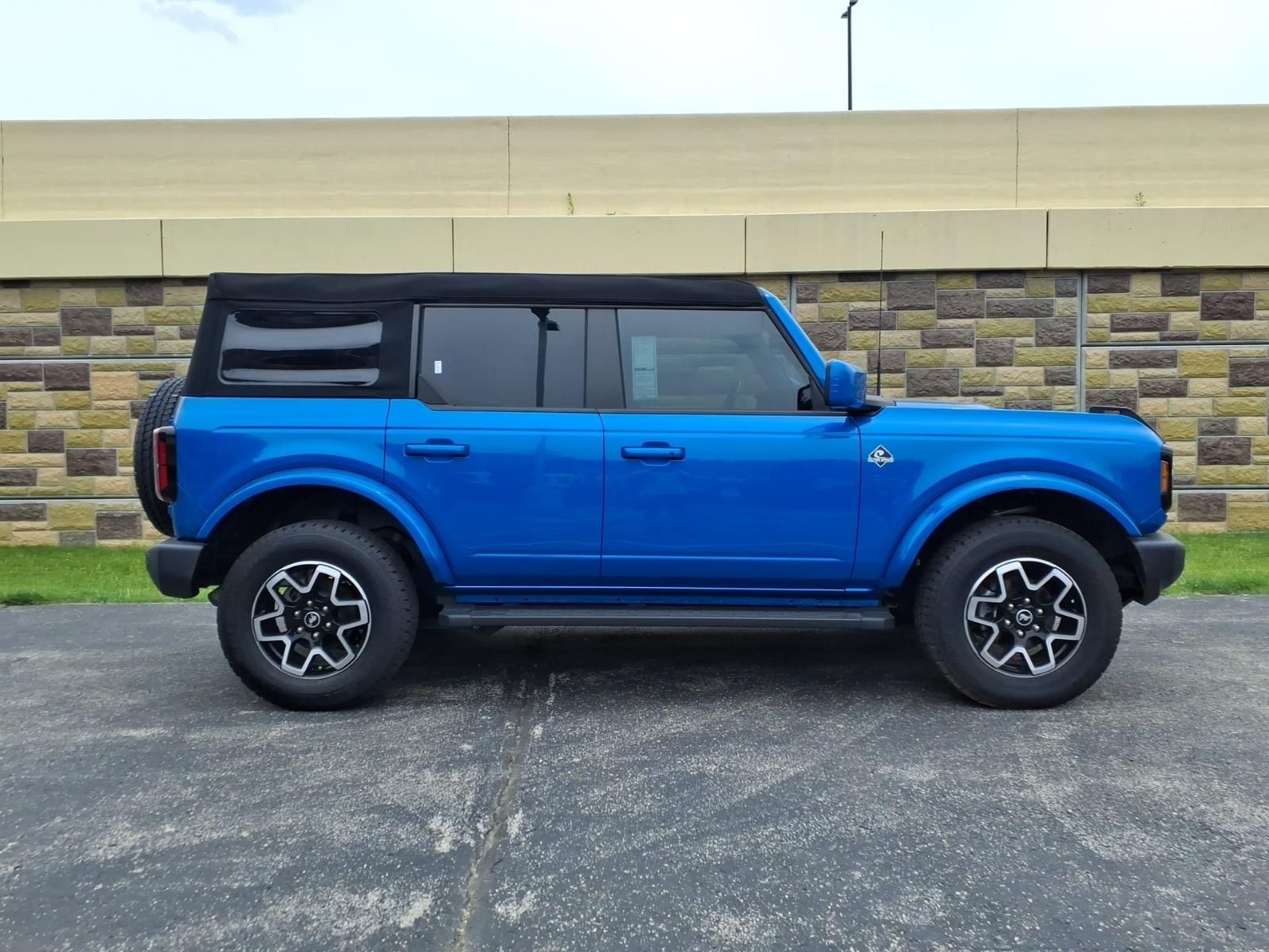 2024 Ford Bronco Outer Banks - Photo 12