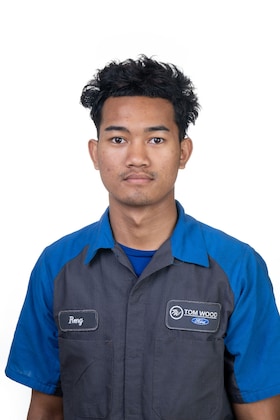 Staff member Reng S. from 19bde0655616