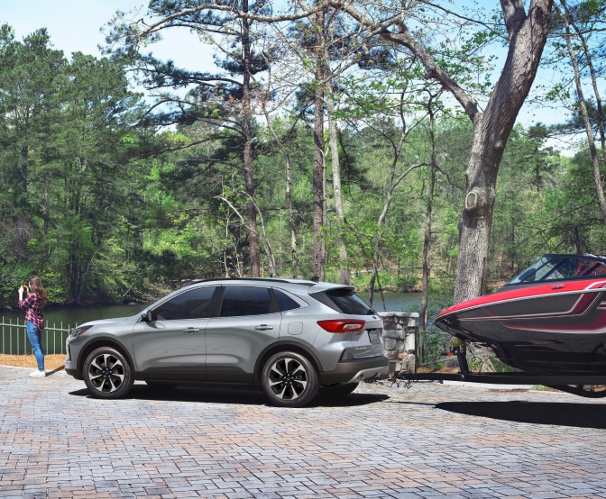 Ford Escape vs. Honda CR-V Towing Capacity