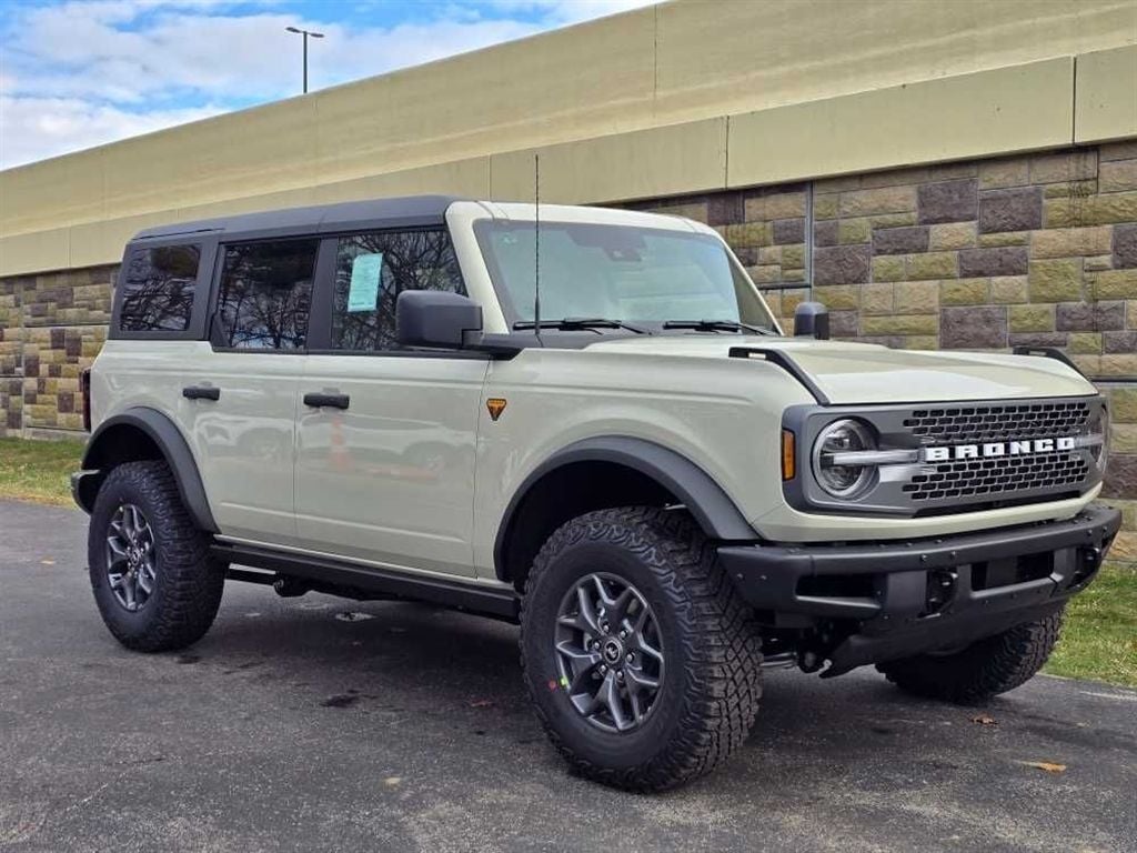 New 2025 Ford Bronco Badlands SUV