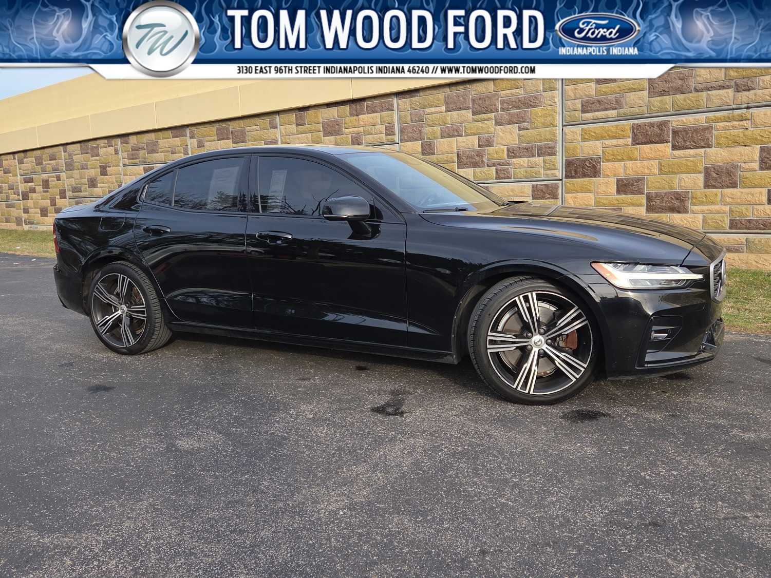 2019 Volvo S60 R-Design's photo