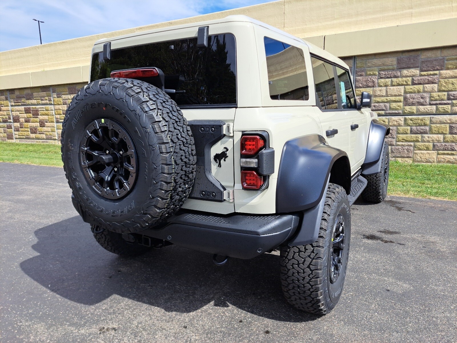 2025 Ford Bronco Raptor photo 3