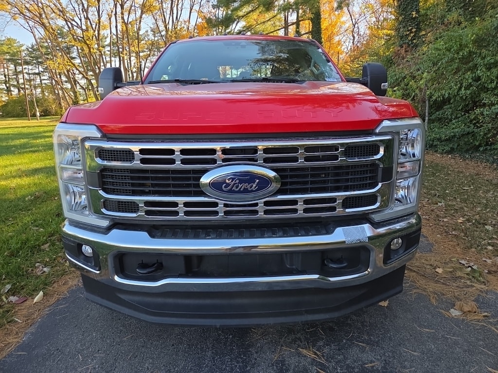 Certified 2025 Ford Super Duty F-350 DRW XLT 4WD Crew Cab 8 Box 4WD Crew Cab 8 Box
