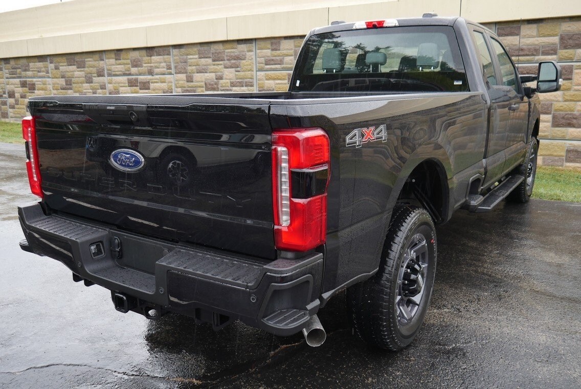 2026 Ford F-350 XL photo 3