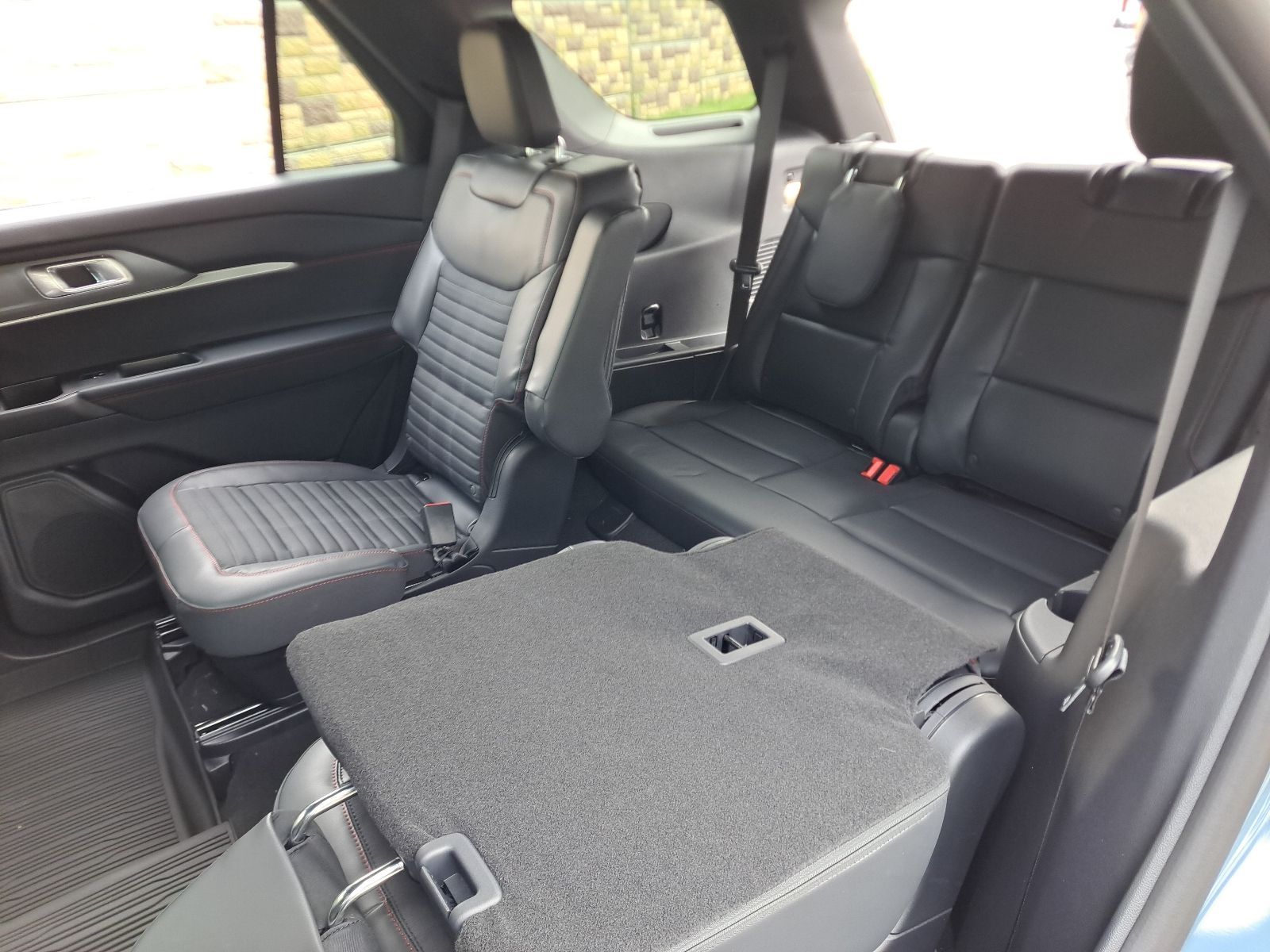 2026 Ford Explorer ST-Line - Photo 30