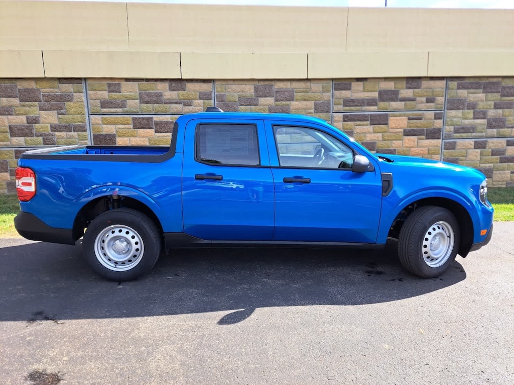 New 2025 Ford Maverick XL AWD Supercrew AWD SuperCrew