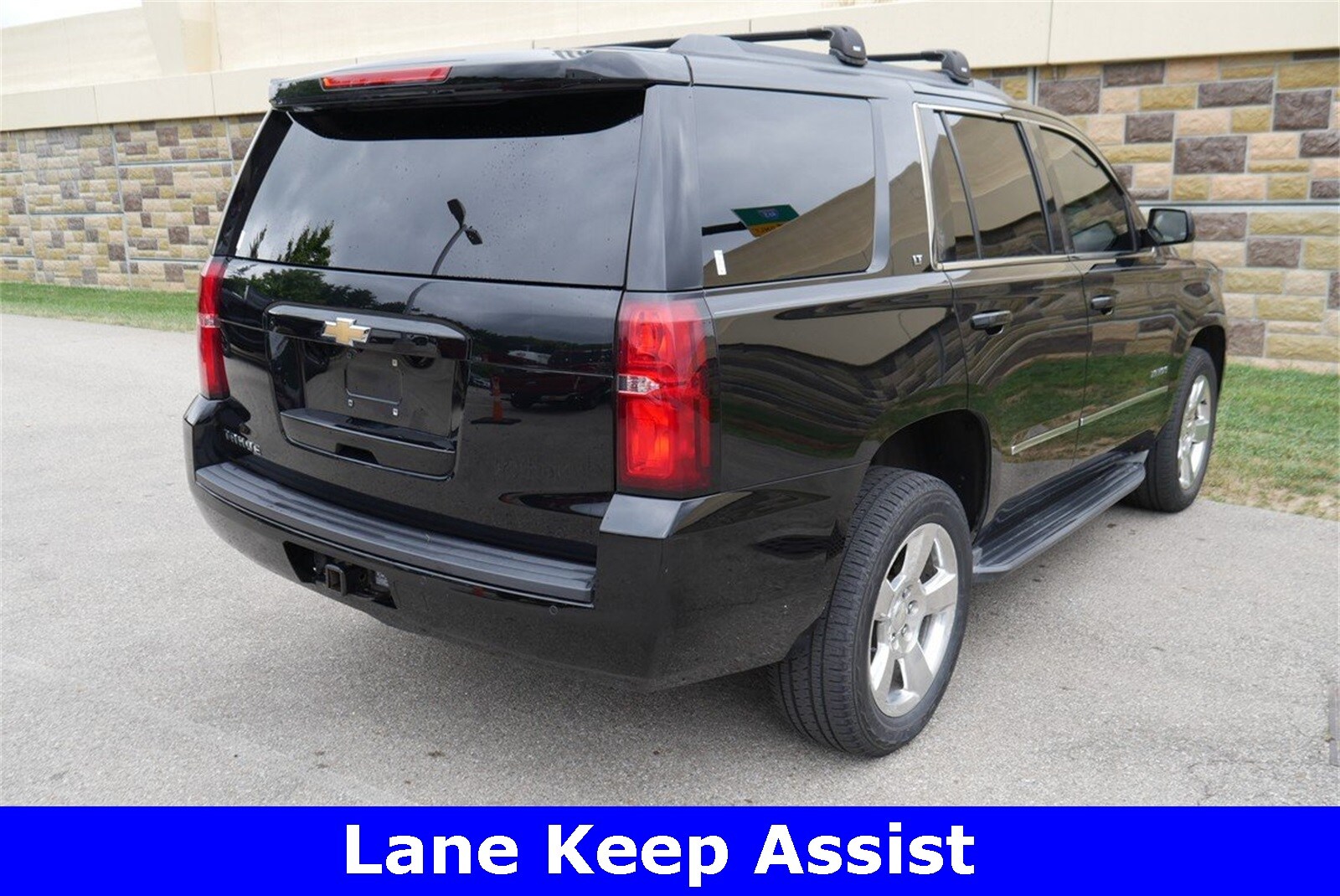 2016 Chevrolet Tahoe LT photo 3