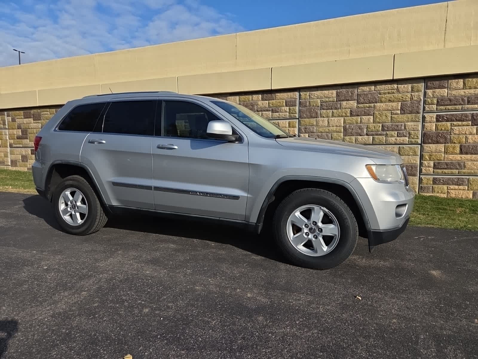 2012 Jeep Grand Cherokee Laredo photo 3
