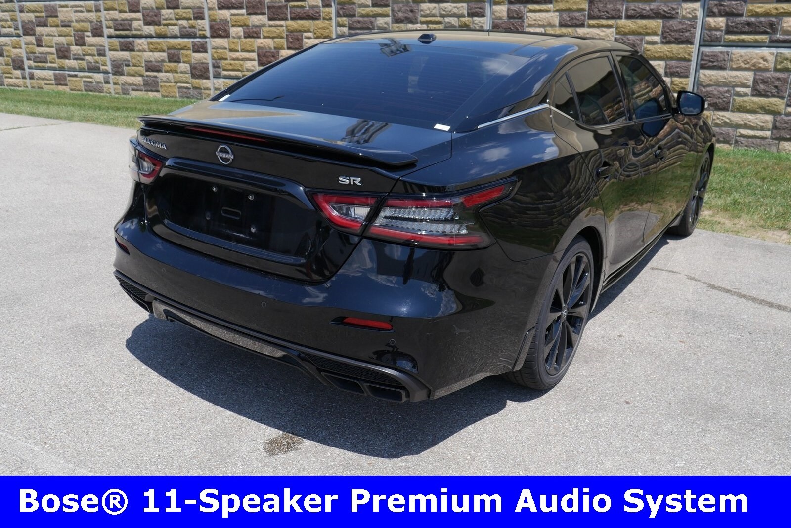 2023 Nissan Maxima SR photo 3