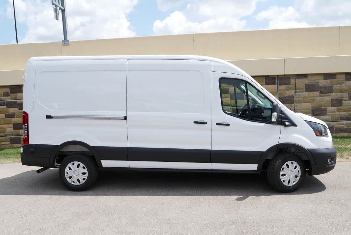 2025 Ford Transit photo 2