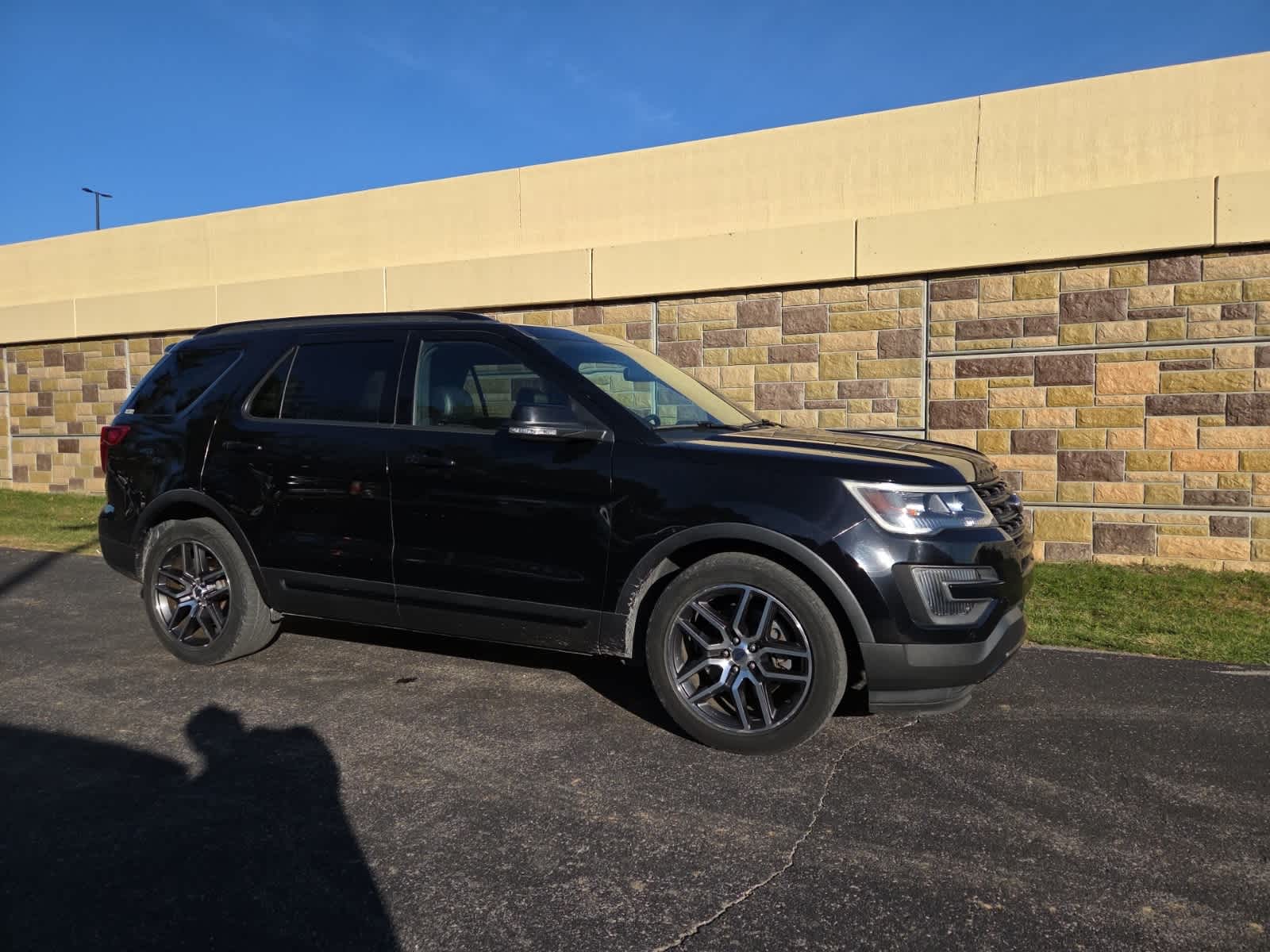 2016 Ford Explorer Sport photo 3