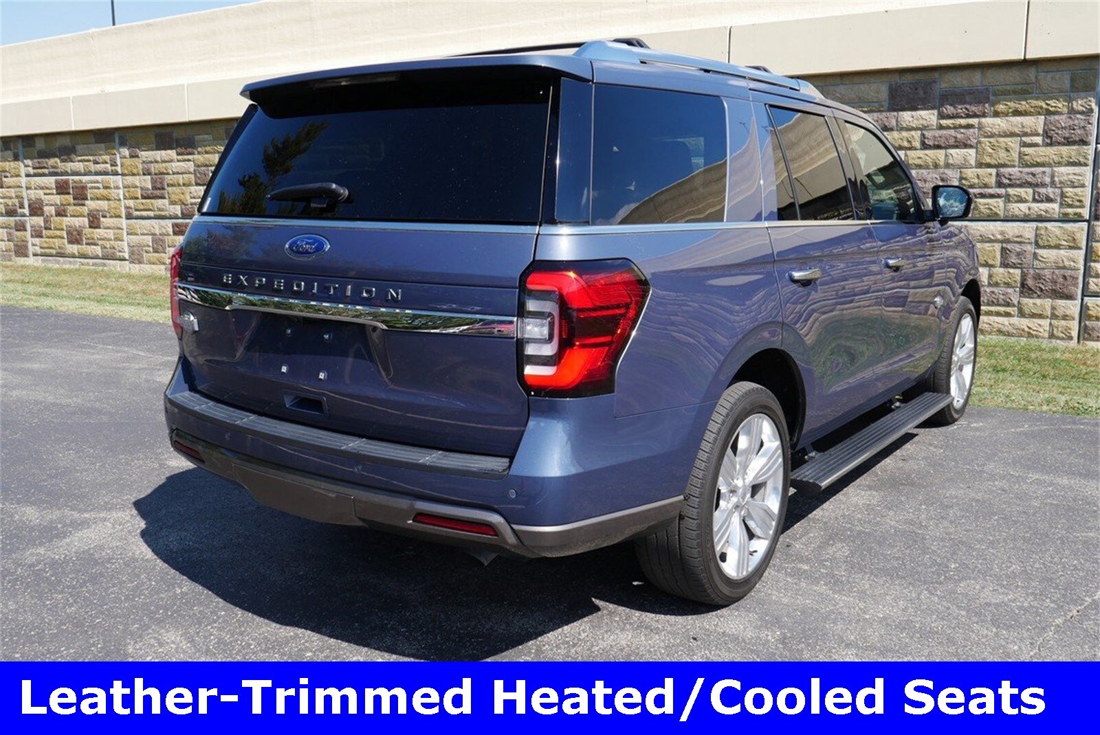 2023 Ford Expedition King Ranch photo 3