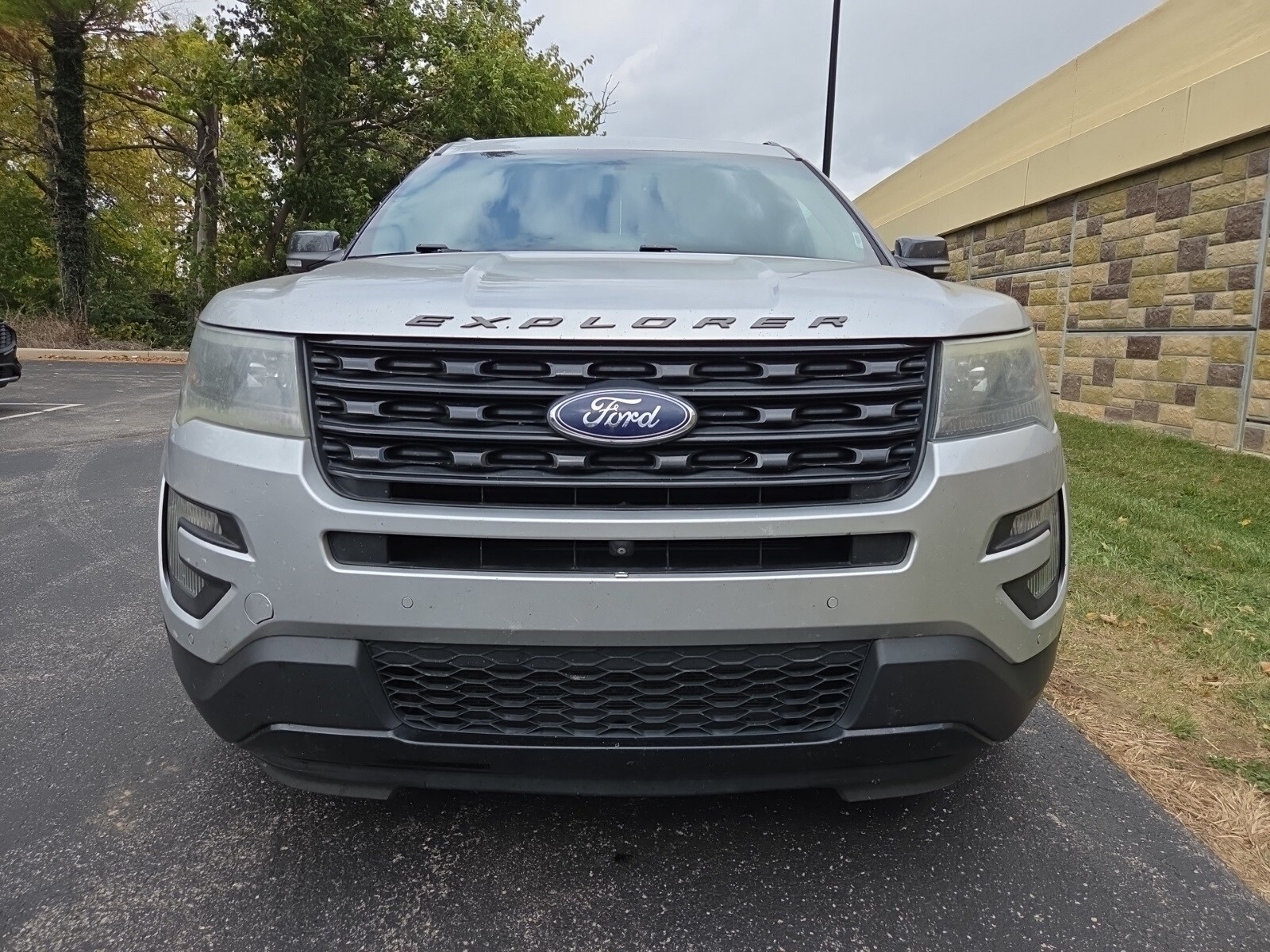 2016 Ford Explorer Sport photo 2