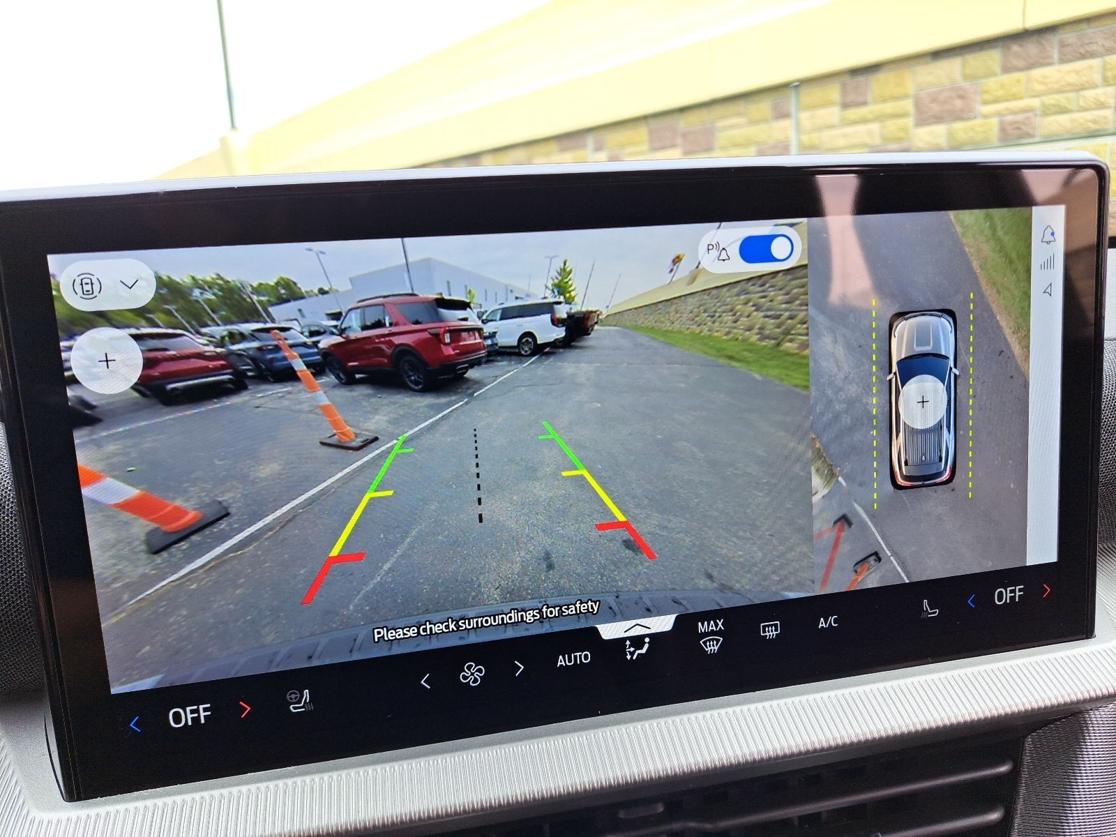 2026 Ford Explorer ST-Line - Photo 24