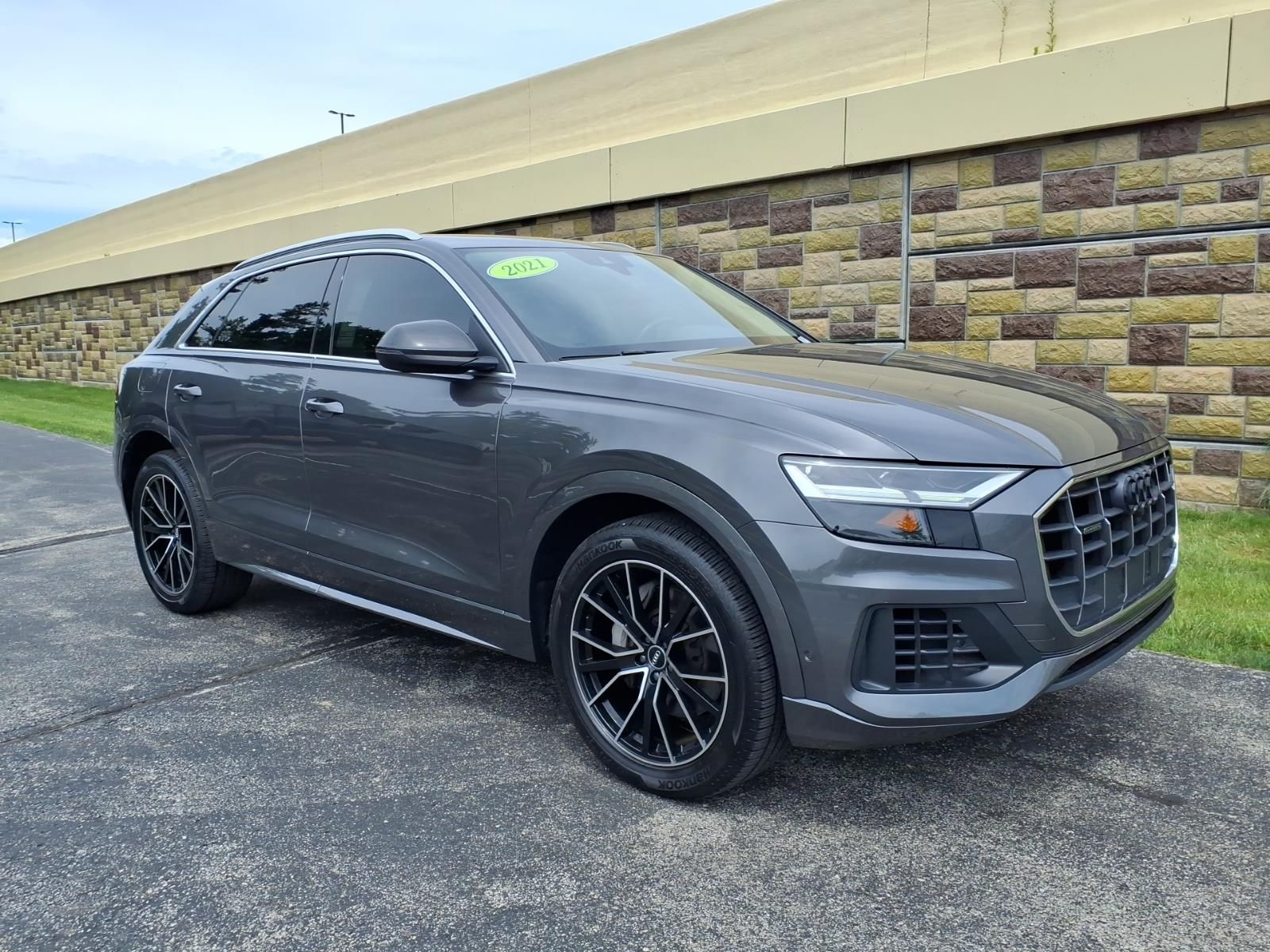 2021 Audi Q8 55 Premium Plus Tiptonic quattro's photo