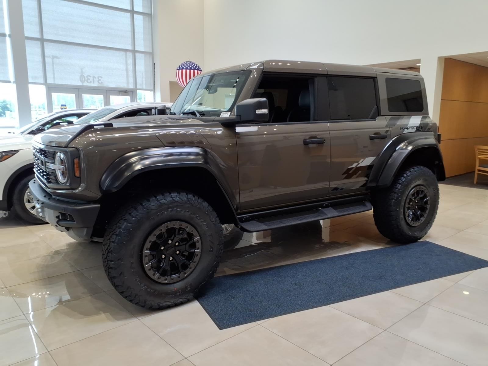 2025 Ford Bronco 4-Door Raptor - Photo 2