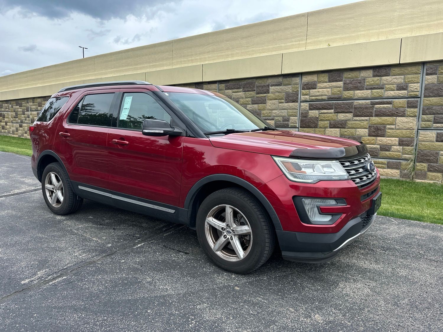 2017 Ford Explorer XLT 4WD's photo