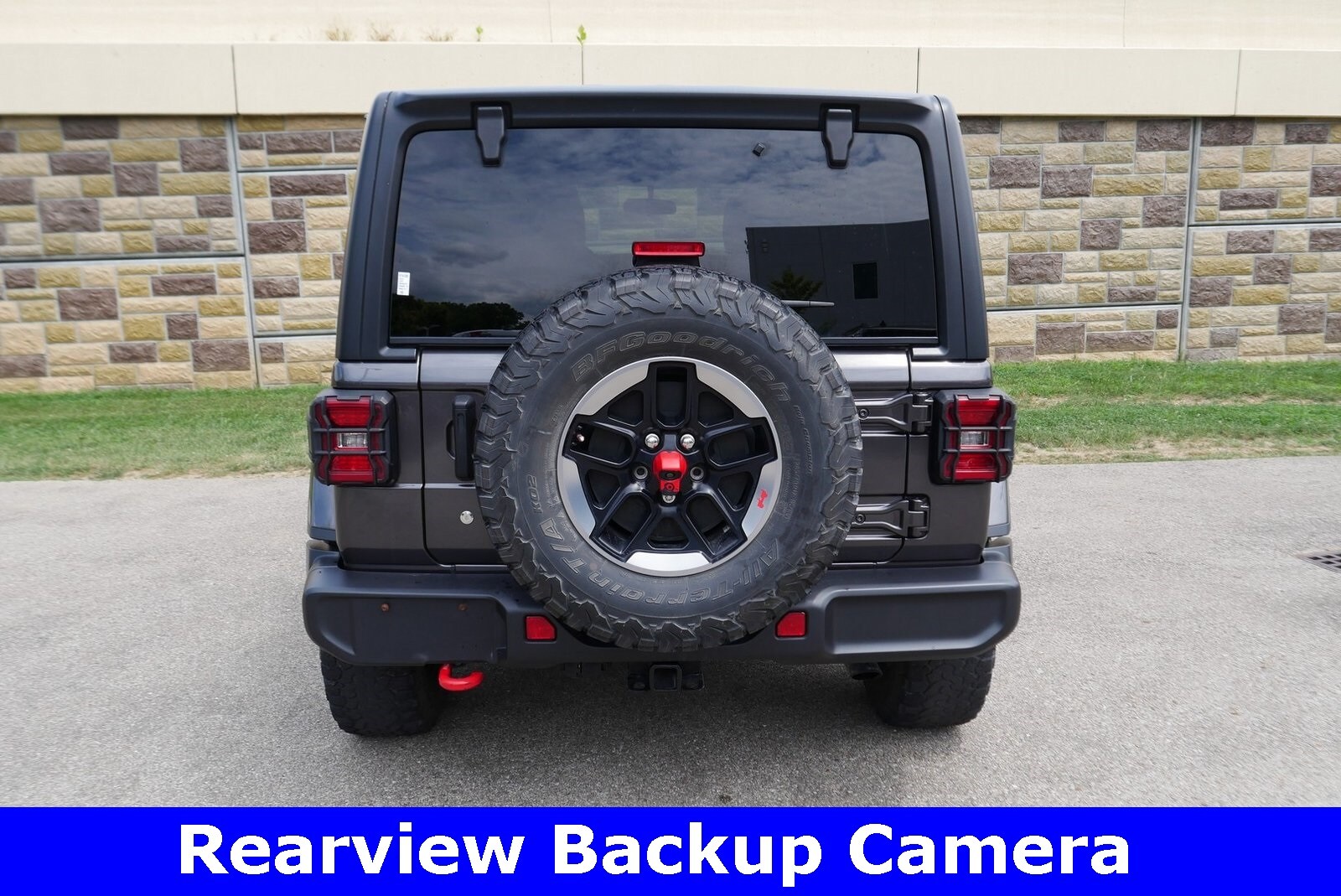 2018 Jeep Wrangler Unlimited Sahara photo 3