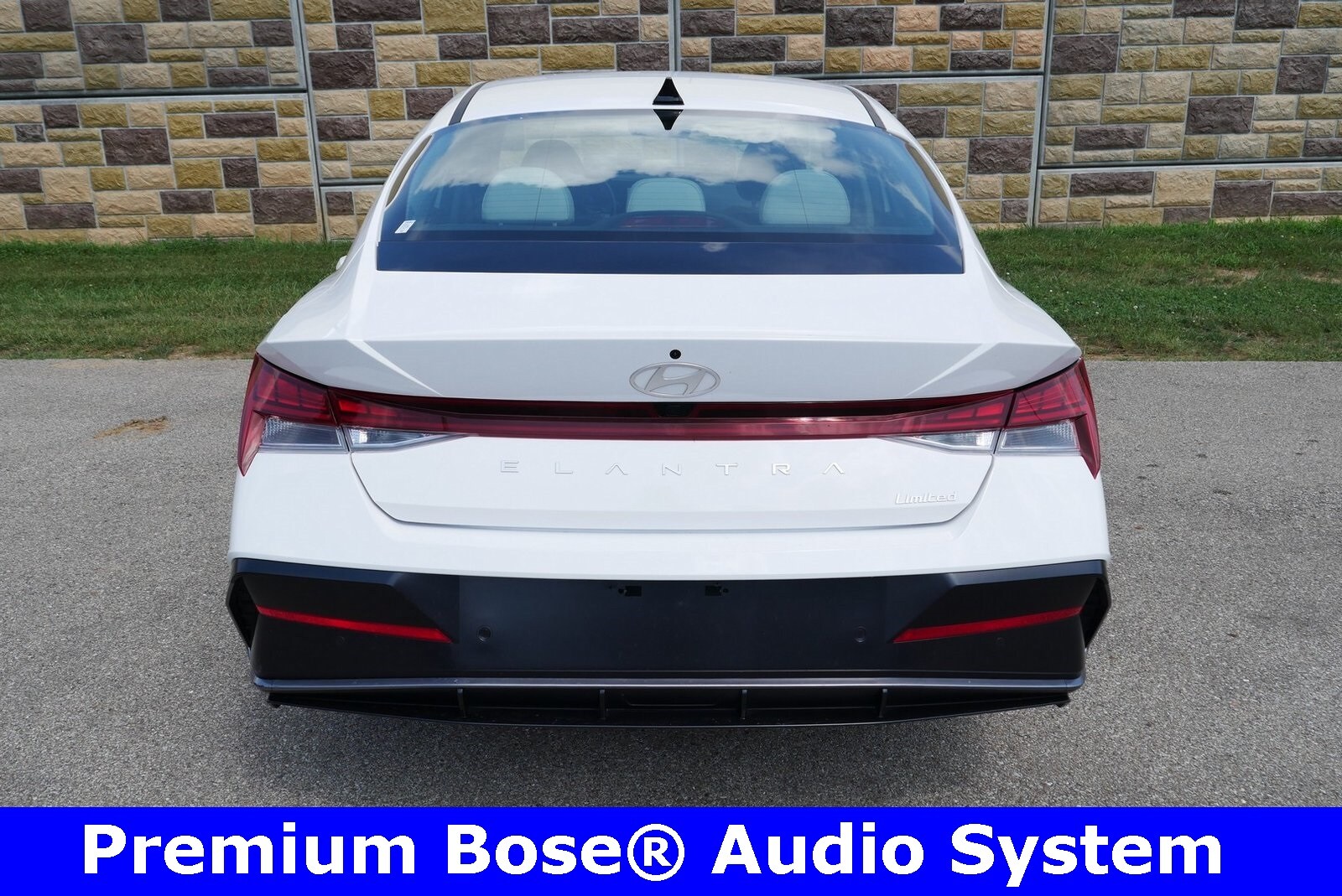 2024 Hyundai Elantra Limited photo 4
