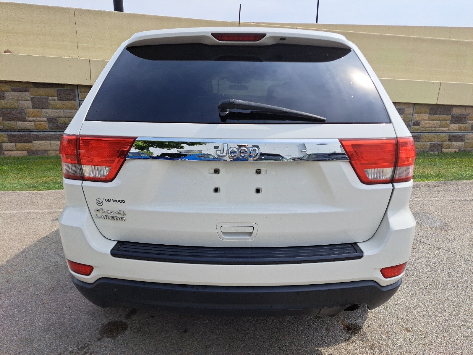 2011 Jeep Grand Cherokee Laredo photo 4