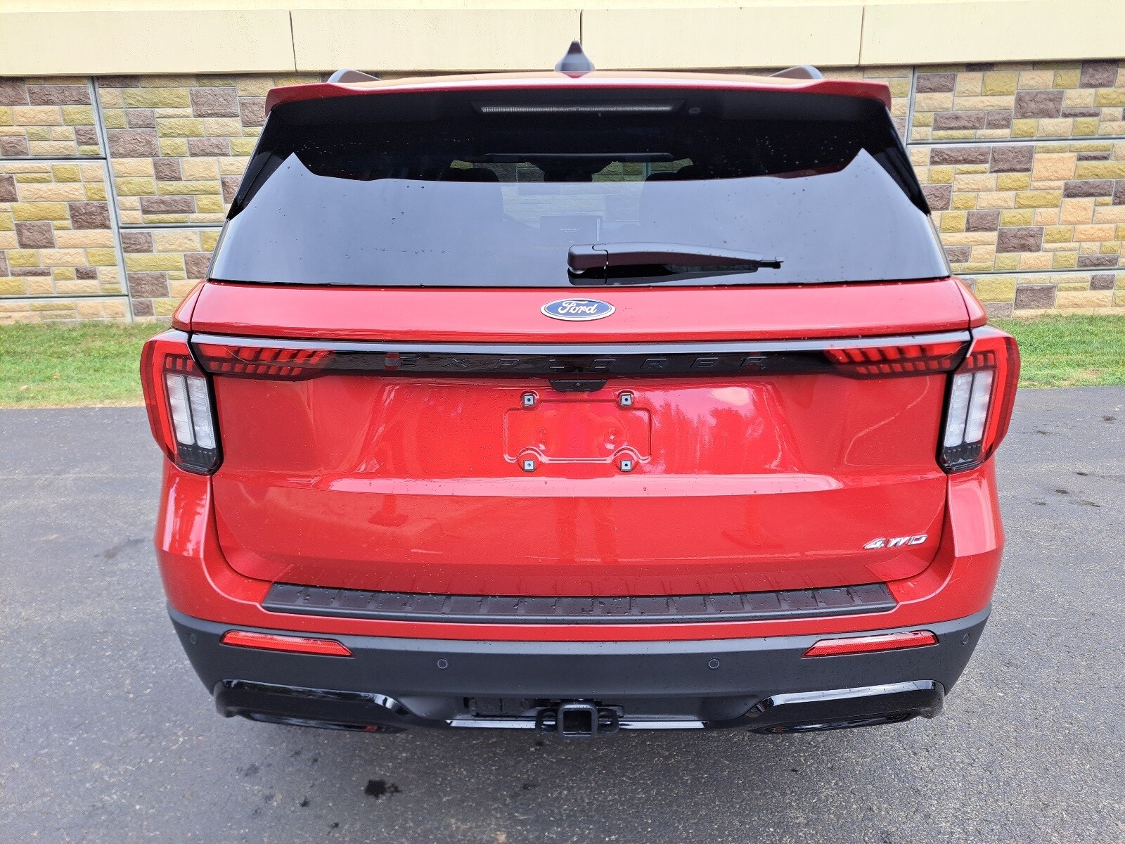 2026 Ford Explorer ST-Line photo 4