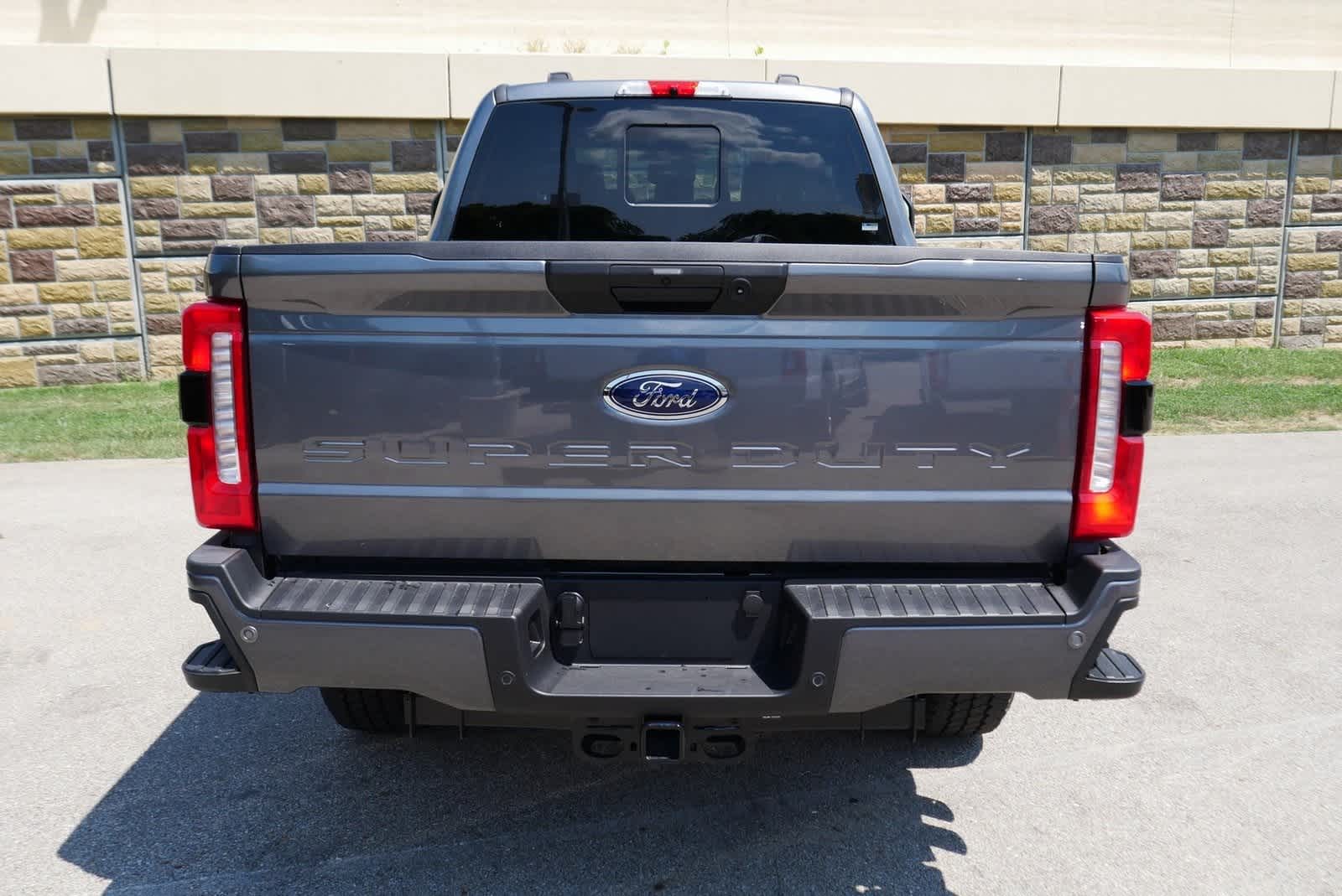 2025 Ford F-350 XL photo 4